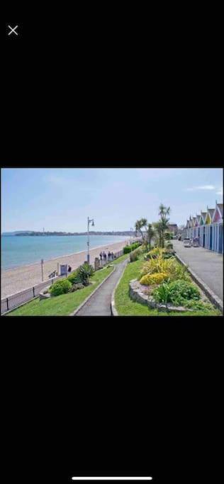 Modern 4 Bedroom House In Weymouth Sunny Corner エクステリア 写真