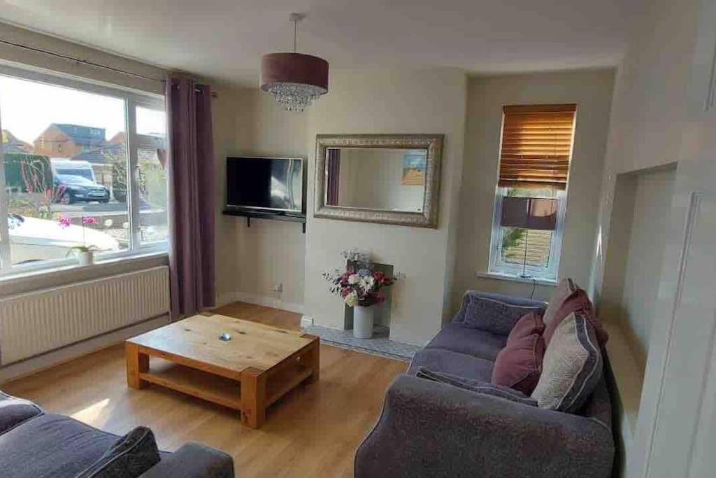 Modern 4 Bedroom House In Weymouth Sunny Corner エクステリア 写真