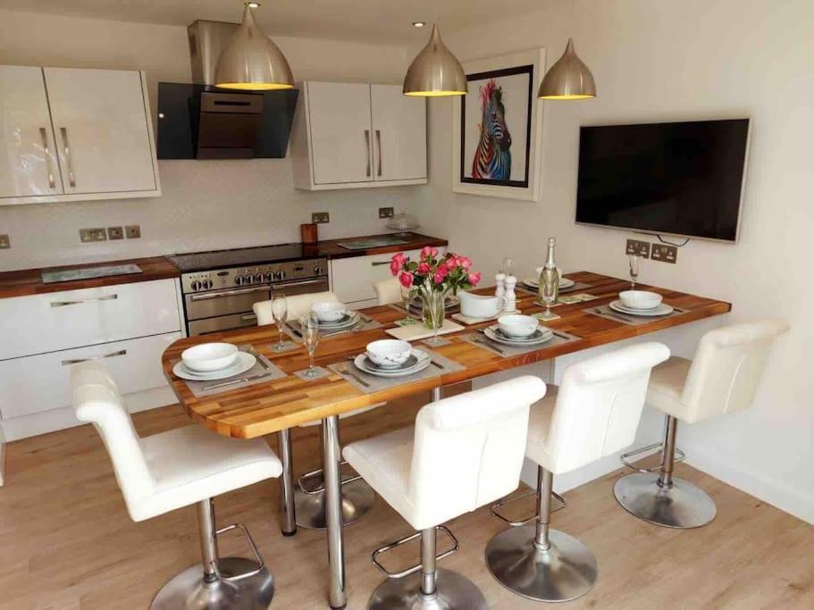 Modern 4 Bedroom House In Weymouth Sunny Corner エクステリア 写真